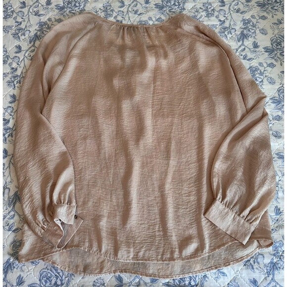 Coco + Carmen Champagne LS Lace Up V-Neck Blouse w/ glass seed beads Size XXL - Picture 7 of 9